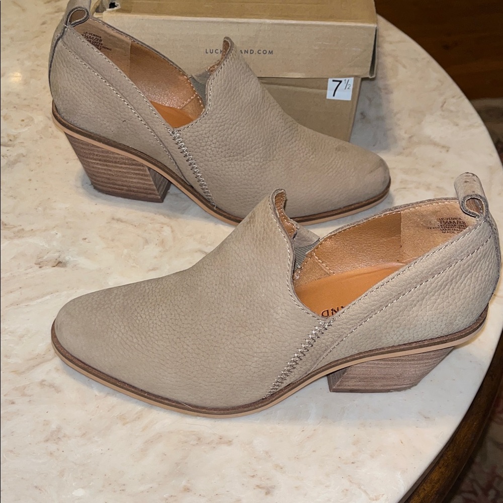 Lucky Brand “Vennia” Leather Slip On Ankle Bootie - Picture 5 of 9
